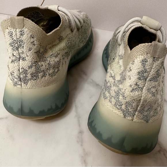 adidas Yeezy Boost 380 - Picture 3 of 6